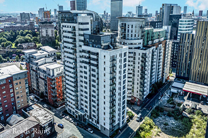 2 Bedroom Apartment For Sale In Lord Street, Manchester, M4