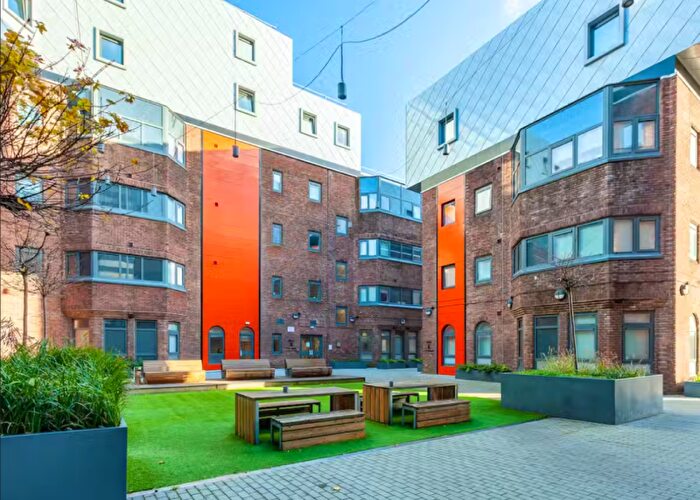 Studio To Rent In Fitzalan Road, Cardiff, CF24