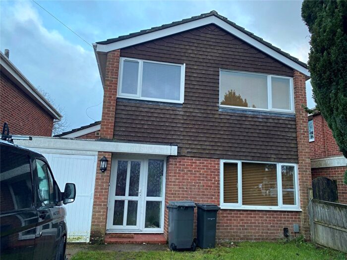 3 Bedroom Detached House For Sale In Graycot Close, Kinson, Bournemouth, Dorset, BH10