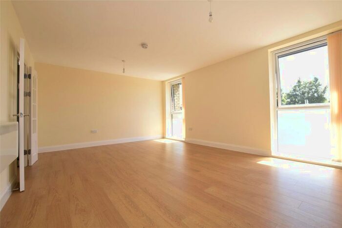 2 Bedroom Apartment To Rent In York House, Western Road, Romford, RM1