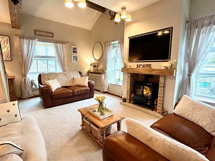 2 Bedroom Flat For Sale In Wharf Street, Sowerby Bridge, HX6