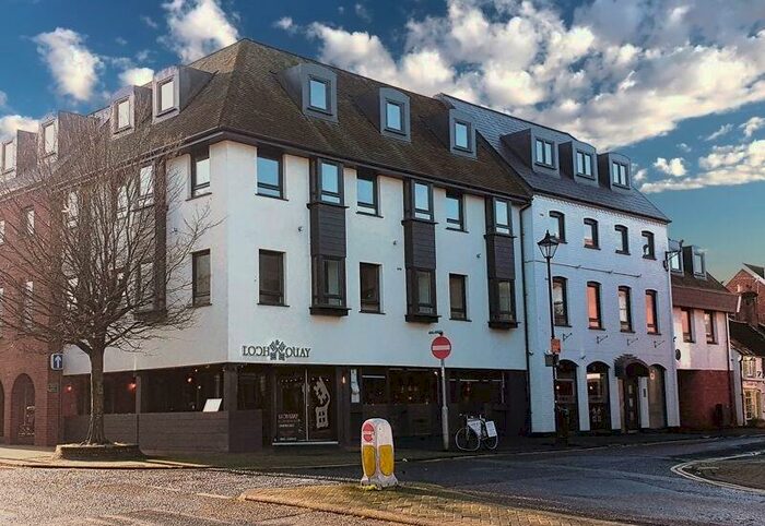 2 Bedroom Flat For Sale In Christchurch Town Centre, BH23