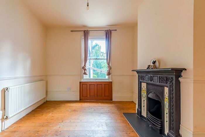 3 Bedroom House To Rent In Portway, Stratford, London, E15