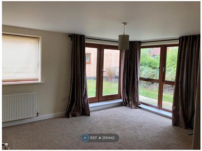 2 Bedroom Flat To Rent In Commonwealth Drive, Crawley, RH10