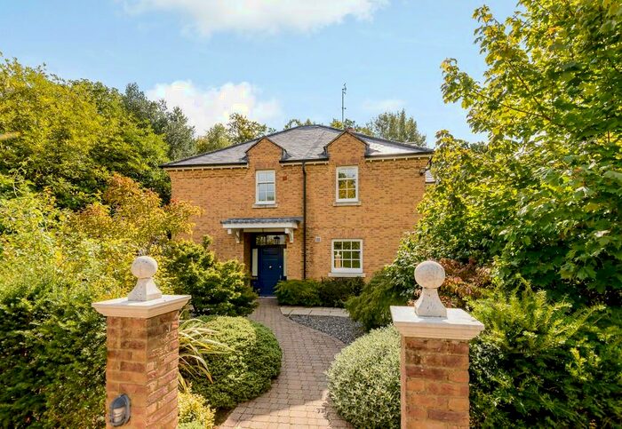 4 Bedroom Detached House To Rent In Hatton Cote House, Hatton Hill, Windlesham, Surrey, GU20