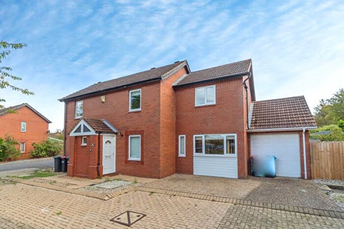 4 Bedroom Detached House For Sale In Downland, Two Mile Ash, Milton Keynes, Buckinghamshire, MK8