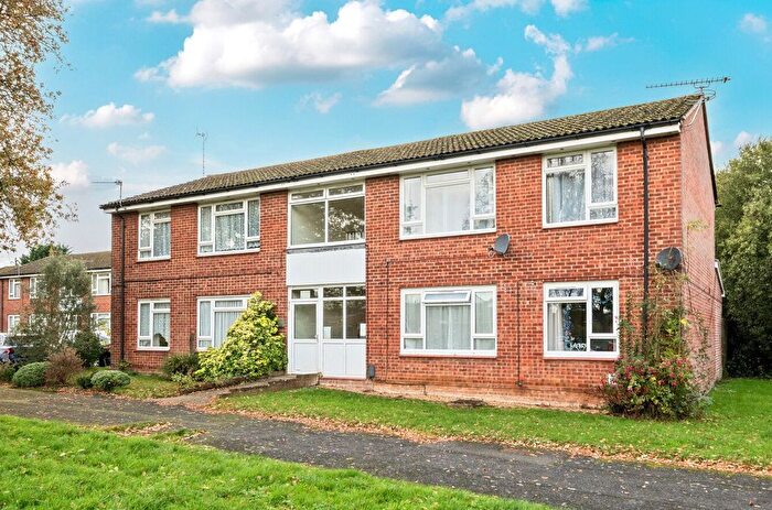 2 Bedroom Flat To Rent In Simmons Close, Hedge End, Southampton, Hampshire, SO30