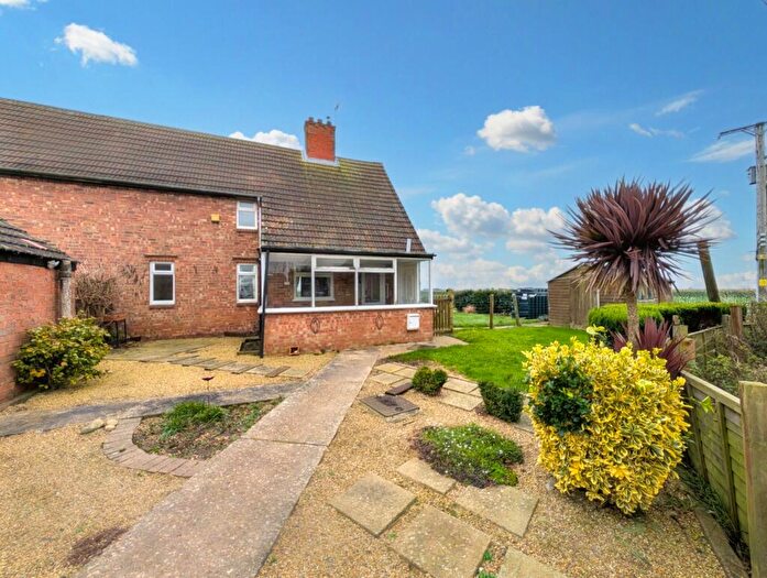 3 Bedroom Semi-Detached House For Sale In Dovecote Farm, Wainfleet St Mary, PE24