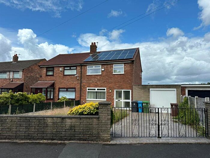 3 Bedroom Semi Detached House To Rent In Gordon Avenue, Chadderton, OL9
