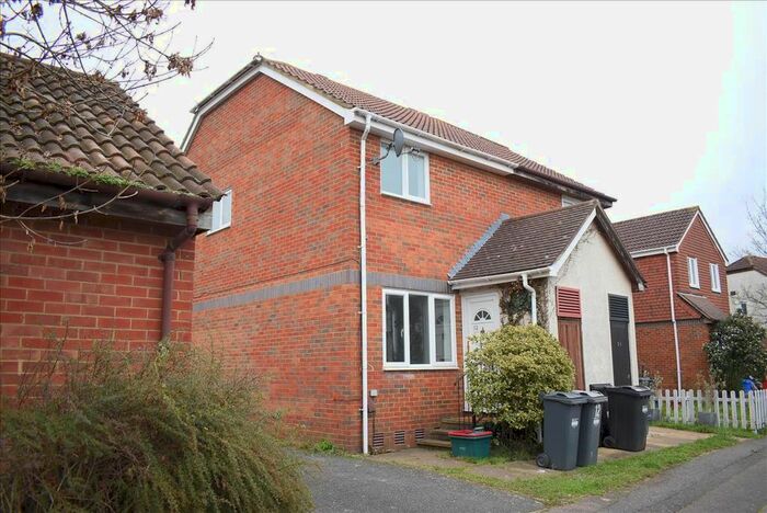 2 Bedroom End Of Terrace House To Rent In Westmacott Drive, Feltham, Middlesex, TW14
