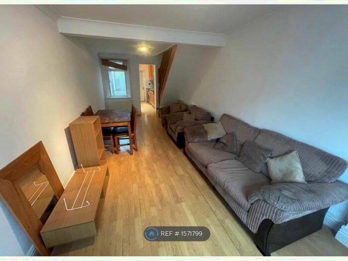 2 Bedroom Terraced House To Rent In Byron Road, London, E17