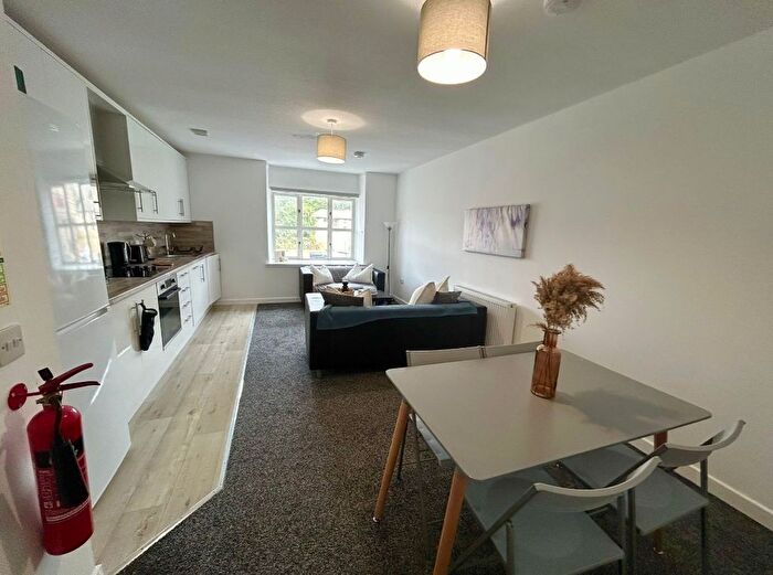 3 Bedroom Flat To Rent In High Mill Court, West End, Dundee, DD2