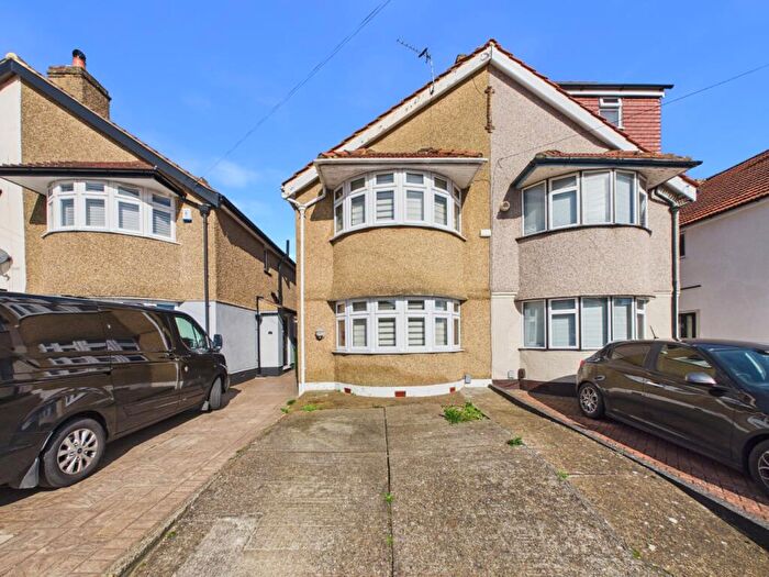 2 Bedroom Semi Detached House For Sale In Swanley Road, Welling, Kent, DA16