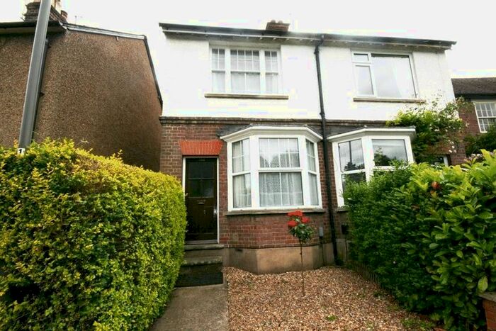 3 Bedroom Property To Rent In Bois Moor Road, Chesham, HP5