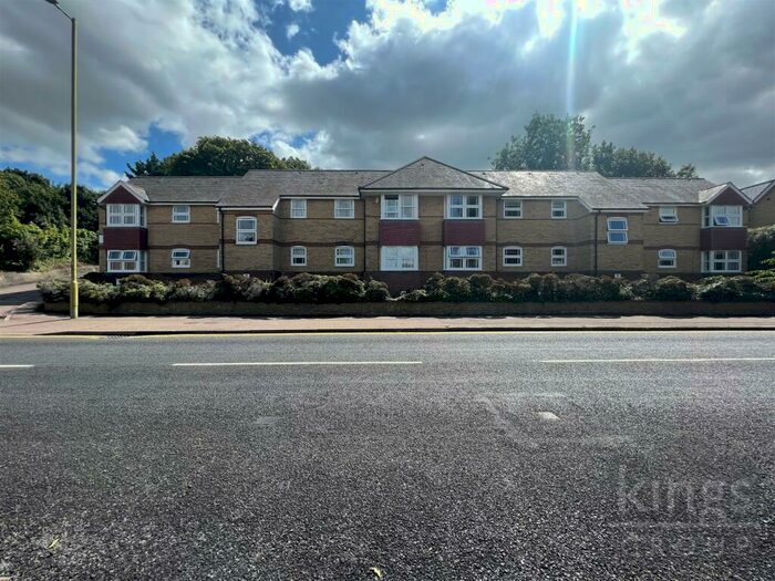 2 Bedroom Flat To Rent In Nags Head Close, Hertford, SG13