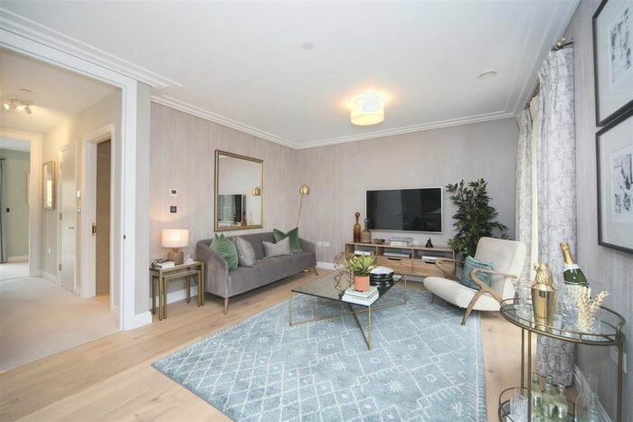 4 Bedroom Town House To Rent In Brewery Lane, Twickenham, TW1