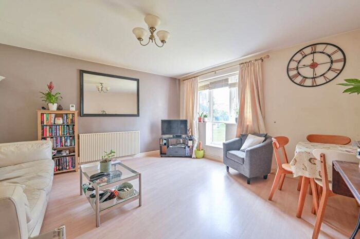 2 Bedroom Flat For Sale In Minoan Drive, Hemel Hempstead, Hemel Hempstead, HP3