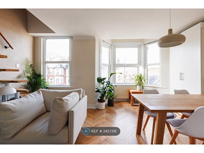 2 Bedroom Flat To Rent In Torridon Road, London, SE6