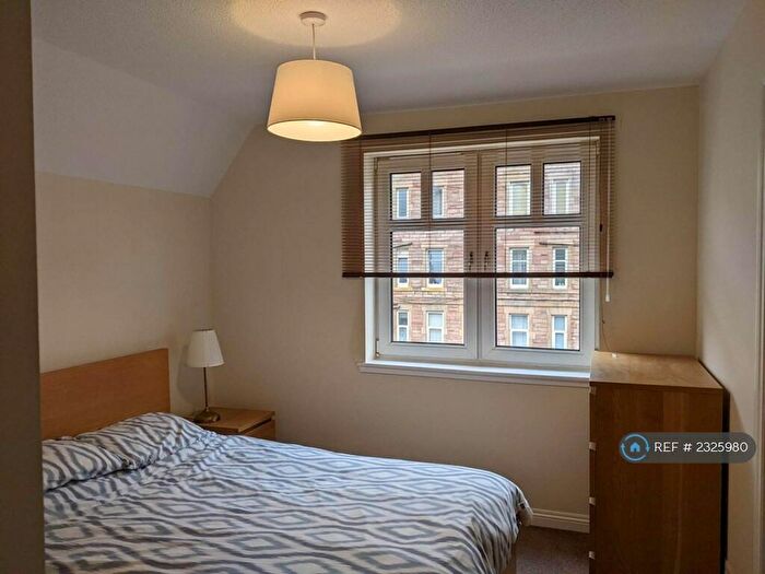 3 Bedroom Flat To Rent In Sinclair Place, Edinburgh, EH11