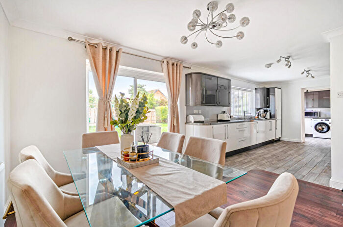 4 Bedroom Detached House For Sale In Hyde End Road, Spencers Wood, Reading, Berkshire, RG7