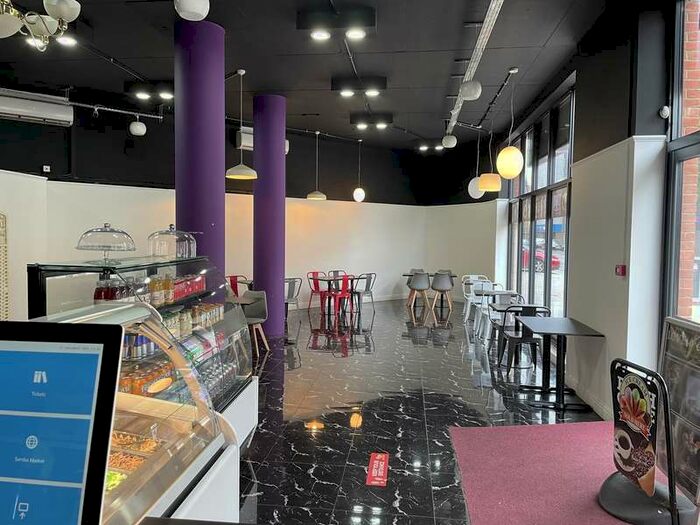 Commercial Shop To Rent In Barking Road, Canning Town, E16