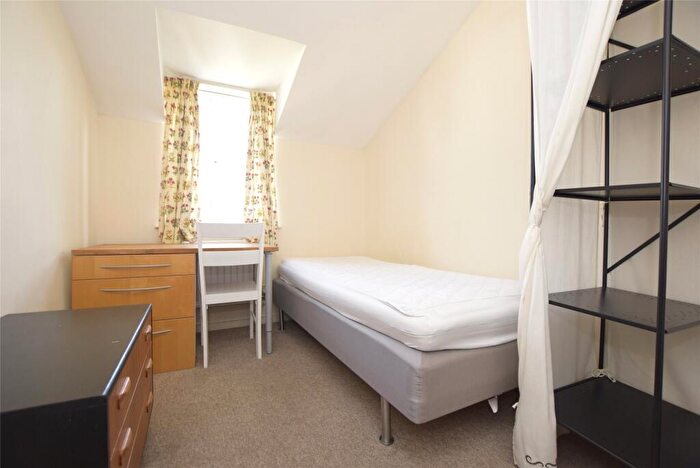 1 Bedroom Semi-Detached House To Rent In Sheldons Court, Winchcombe Street, Cheltenham, Gloucestershire, GL52