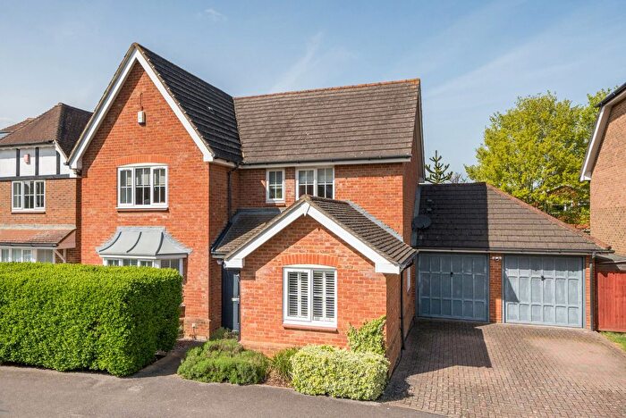 4 Bedroom Detached House For Sale In East Park Farm Drive, Charvil, Reading, Berkshire, RG10
