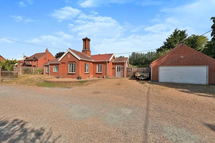 3 Bedroom Detached Bungalow For Sale In Hall Drive, Honingham, Norwich, NR9