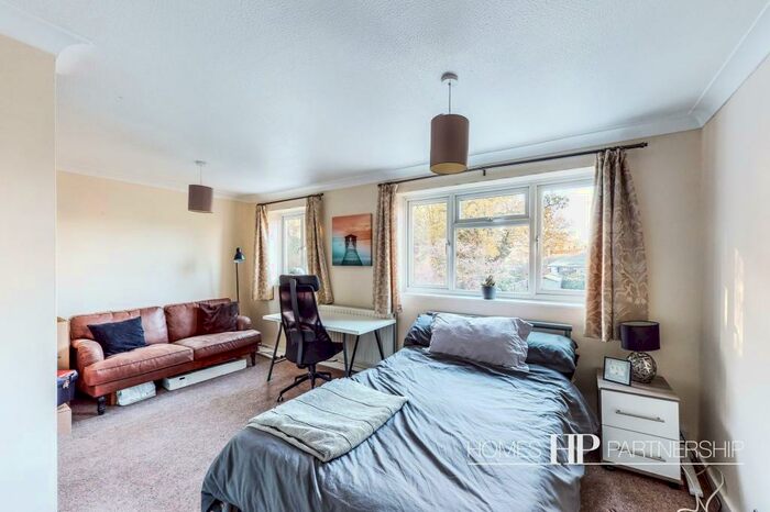 1 Bedroom Property To Rent In Ardingly Close, Ifield, RH11