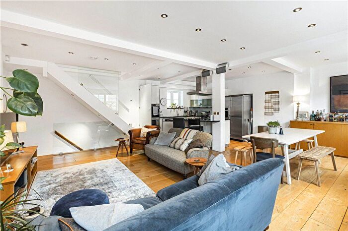 4 Bedroom Terraced House To Rent In Grosvenor Gardens Mews North, Belgravia, London, SW1W
