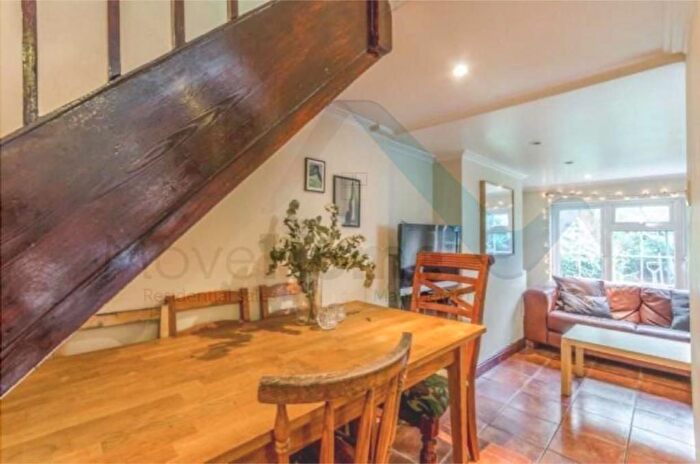 4 Bedroom Terraced House To Rent In Mitchison Road, Islinggton, N1