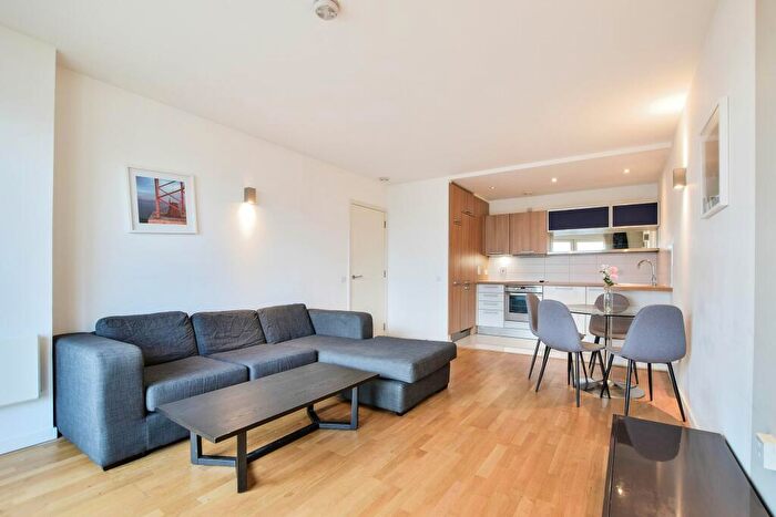 2 Bedroom Apartment To Rent In Skyline Central, Goulden Street, Manchester, M4