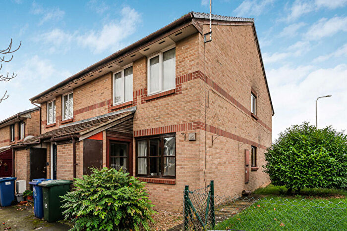 1 Bedroom Apartment For Sale In The Ridings, Kidlington, OX5