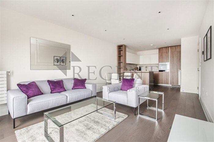 2 Bedroom Flat To Rent In Hamond Court, Kingston Upon Thames, KT2