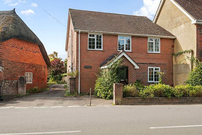 5 Bedroom Link Detached House For Sale In Joint House, The Cross, Child Okeford, DT11