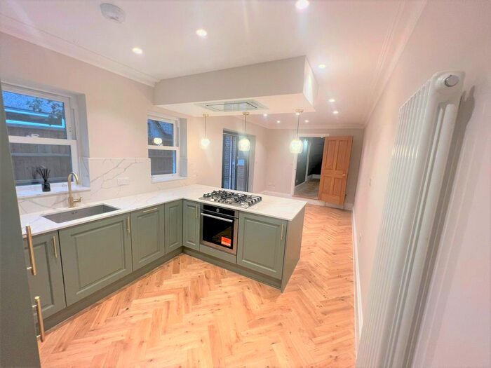 2 Bedroom Flat To Rent In Marlborough Road, London, E18