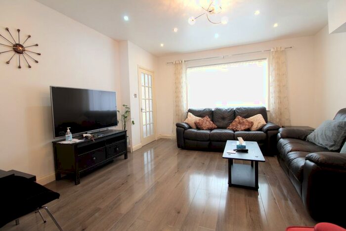 3 Bedroom Terraced House To Rent In Foss Avenue, Croydon, CR0