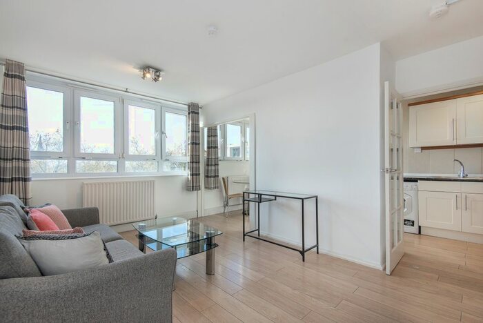 3 Bedroom Flat To Rent In Semley Place, London, SW1W