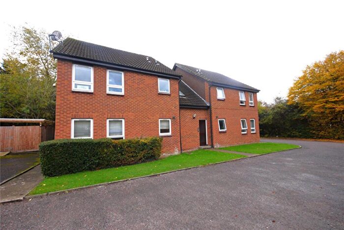 Apartment To Rent In Heideck Gardens, Hutton, Essex, CM13