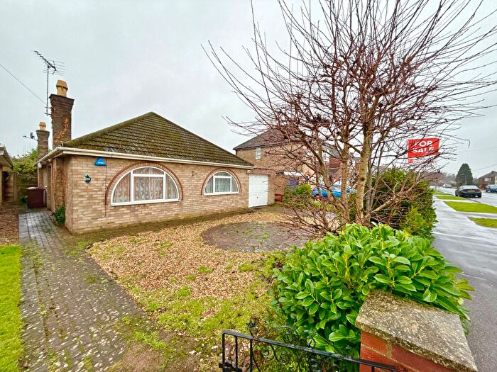 2 Bedroom Detached Bungalow For Sale In Western Avenue, Lincoln, LN6