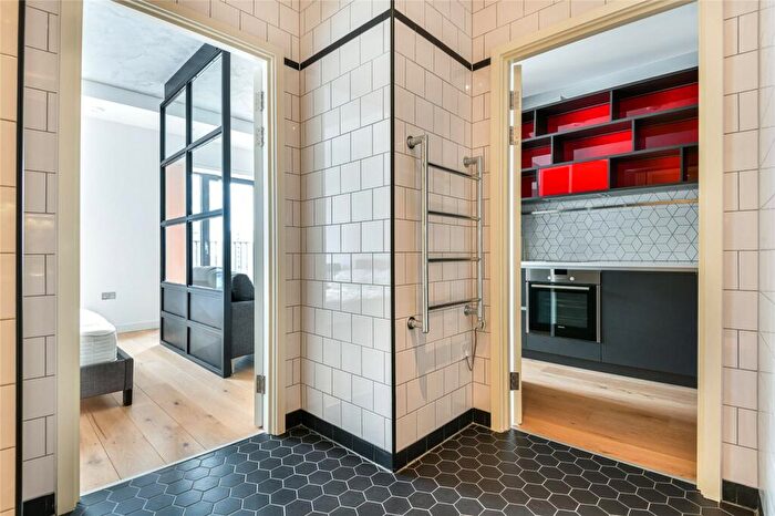 Apartment To Rent In Grantham House, London City Island, Canning Town, E14