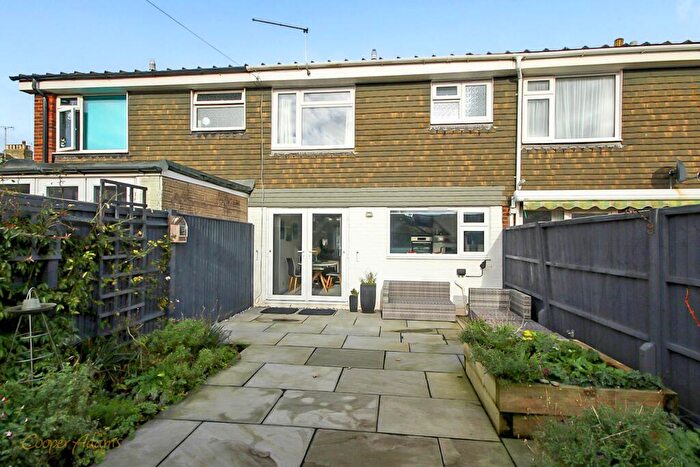 3 Bedroom Terraced House For Sale In Norfolk Gardens, Littlehampton, BN17