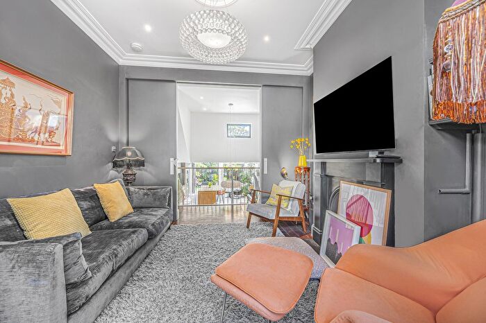 4 Bedroom Terraced House For Sale In Ivanhoe Road, London, SE5