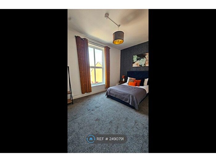 2 Bedroom Flat To Rent In Ashton-Under-Lyne, Ashton-Under-Lyne, OL6