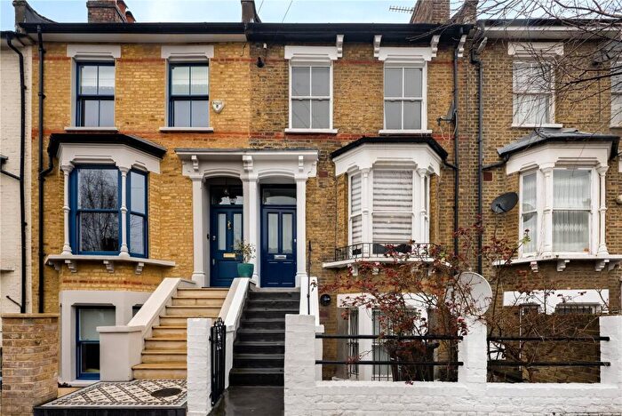 1 Bedroom Flat For Sale In Abersham Road, Hackney, London, E8