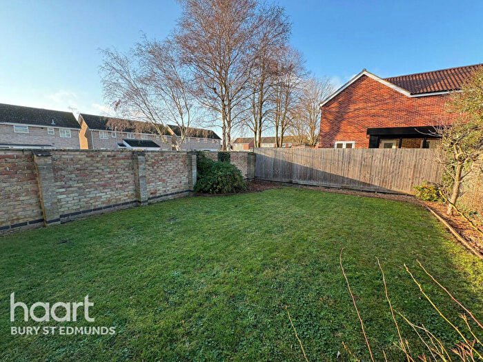 3 Bedroom Terraced House To Rent In Wren Close, Bury St Edmunds, IP28