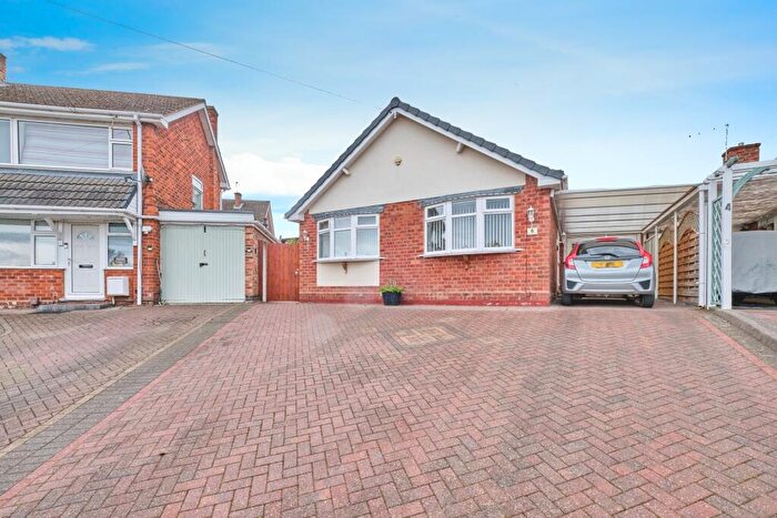 2 Bedroom Bungalow For Sale In Highcliffe Road, Tamworth, Staffordshire, B77