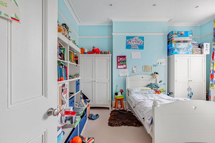 5 Bedroom End Of Terrace House To Rent In Halford Road, Richmond, TW10