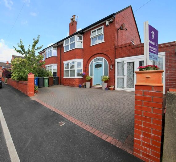 Houses for sale & to rent in WN5 8TH, Station Avenue, Orrell Wigan