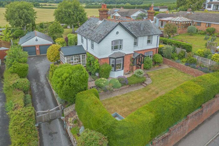 4 Bedroom Detached House For Sale In Preston Hill, Wingham, Kent, CT3